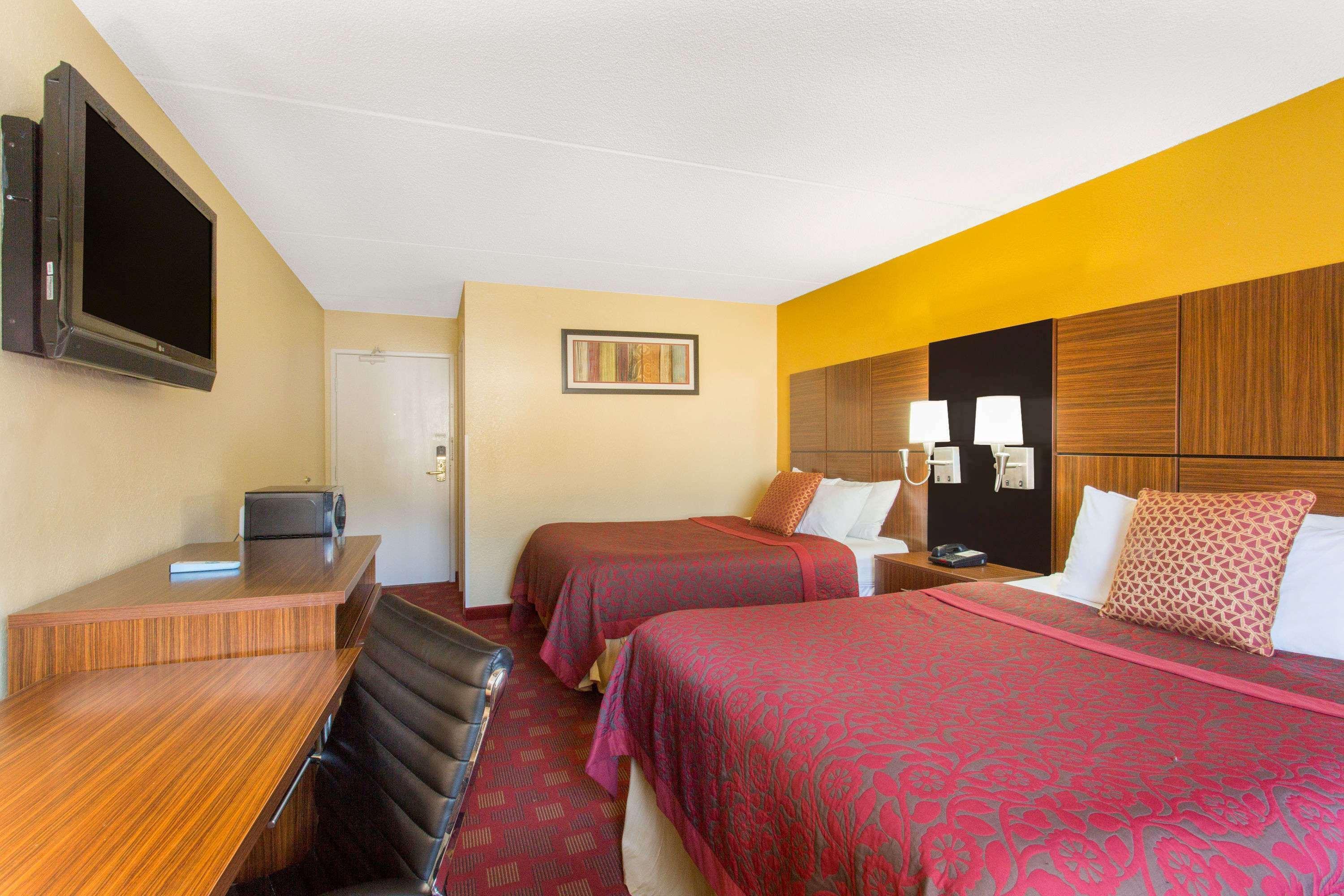Days Inn By Wyndham Leominster/Fitchburg Area Bagian luar foto
