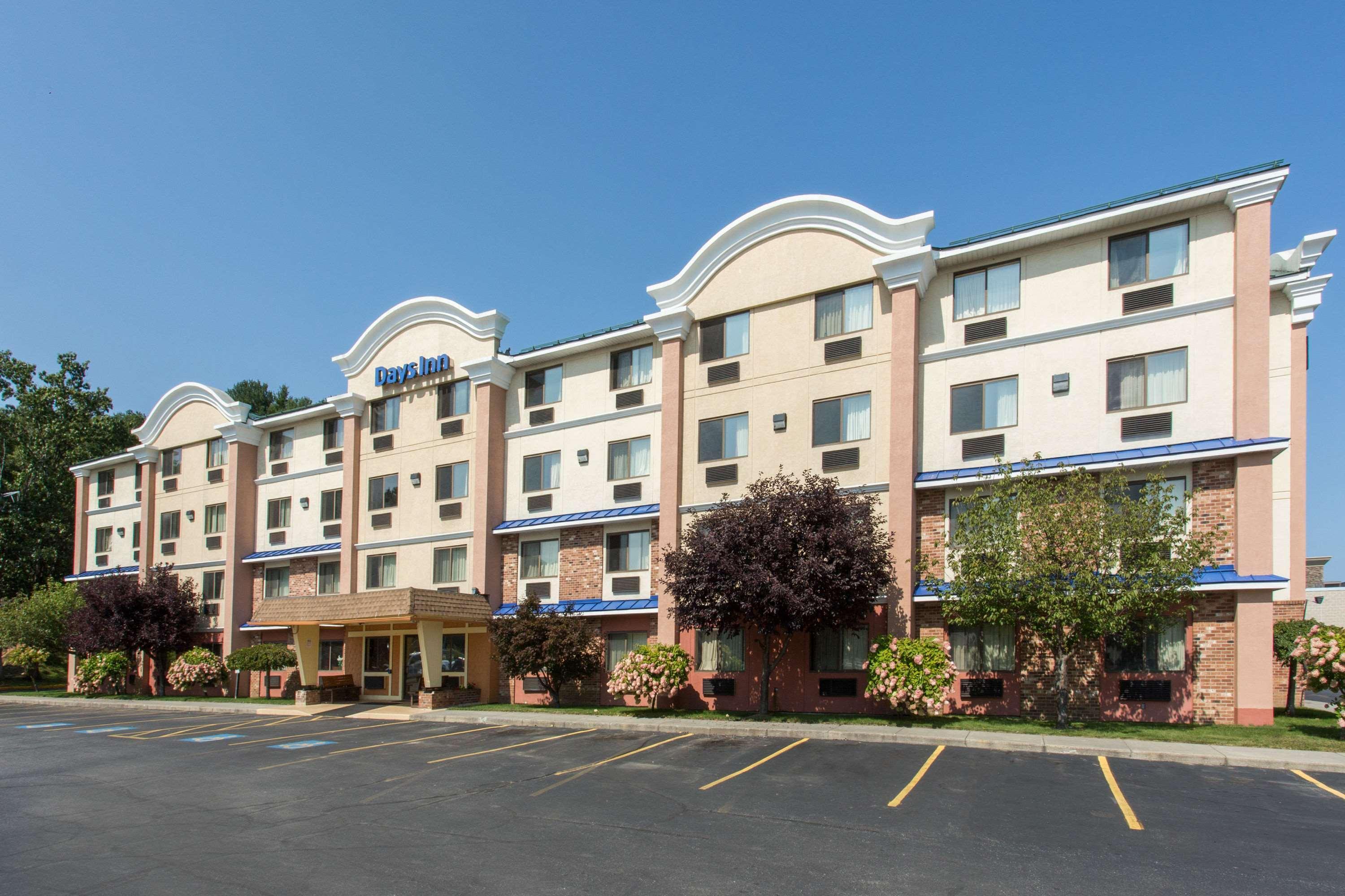 Days Inn By Wyndham Leominster/Fitchburg Area Bagian luar foto