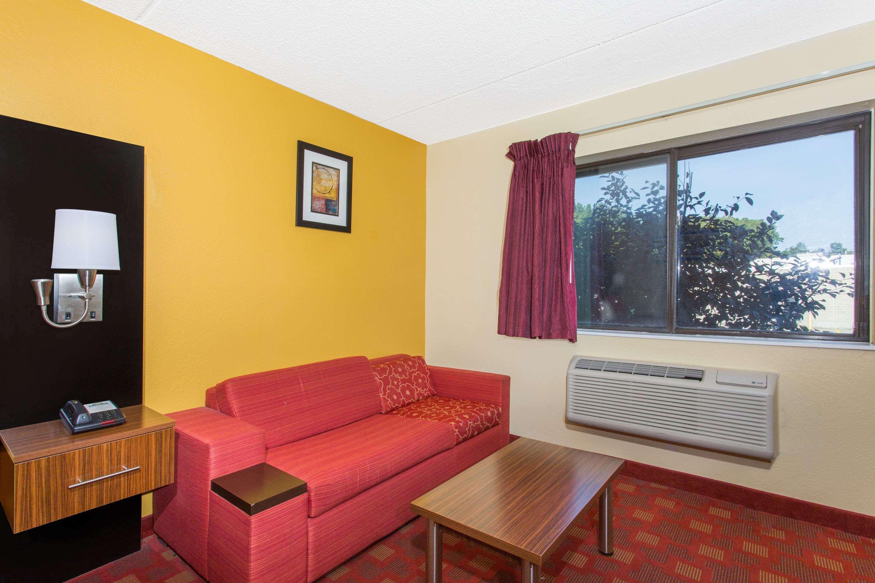 Days Inn By Wyndham Leominster/Fitchburg Area Bagian luar foto