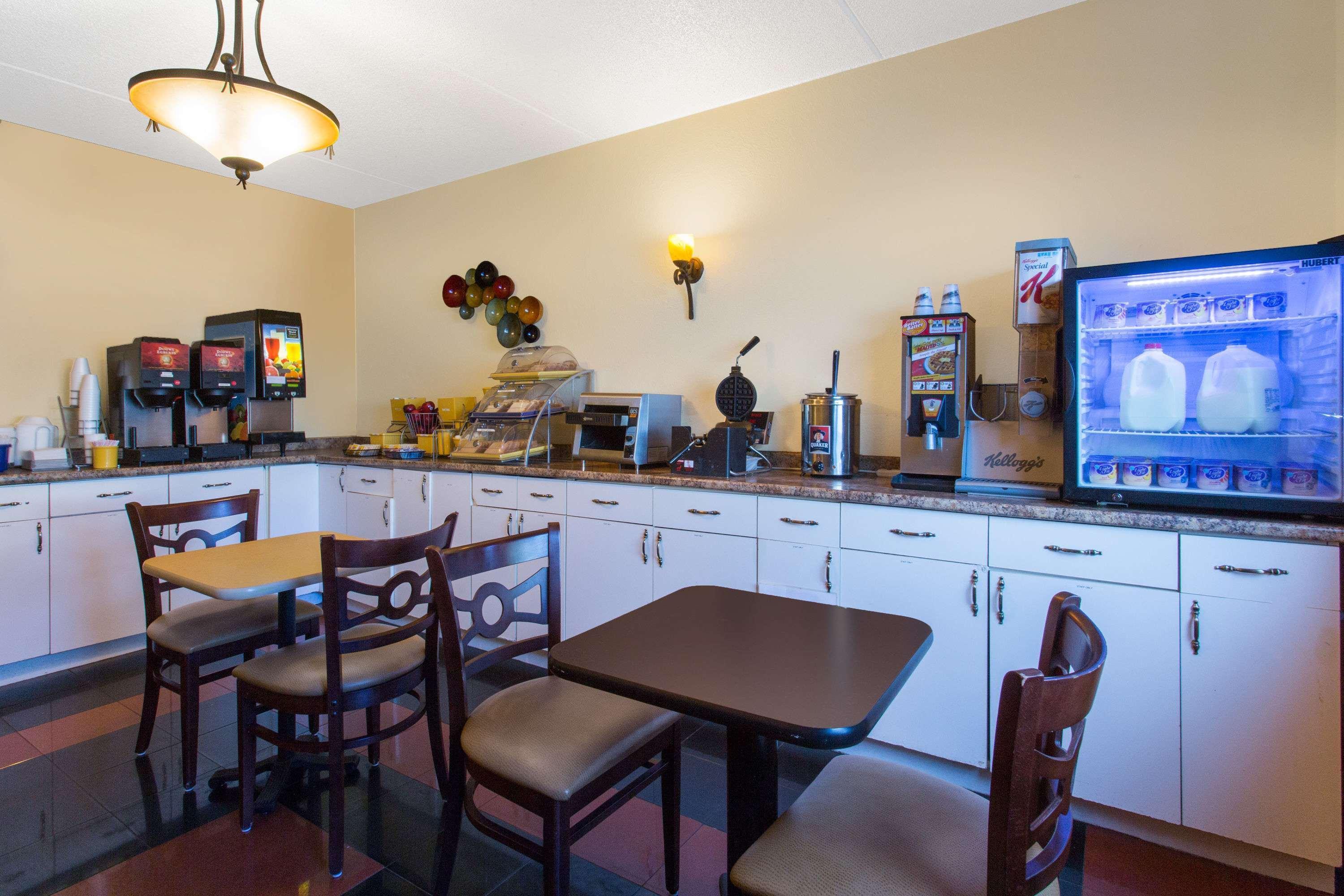 Days Inn By Wyndham Leominster/Fitchburg Area Bagian luar foto