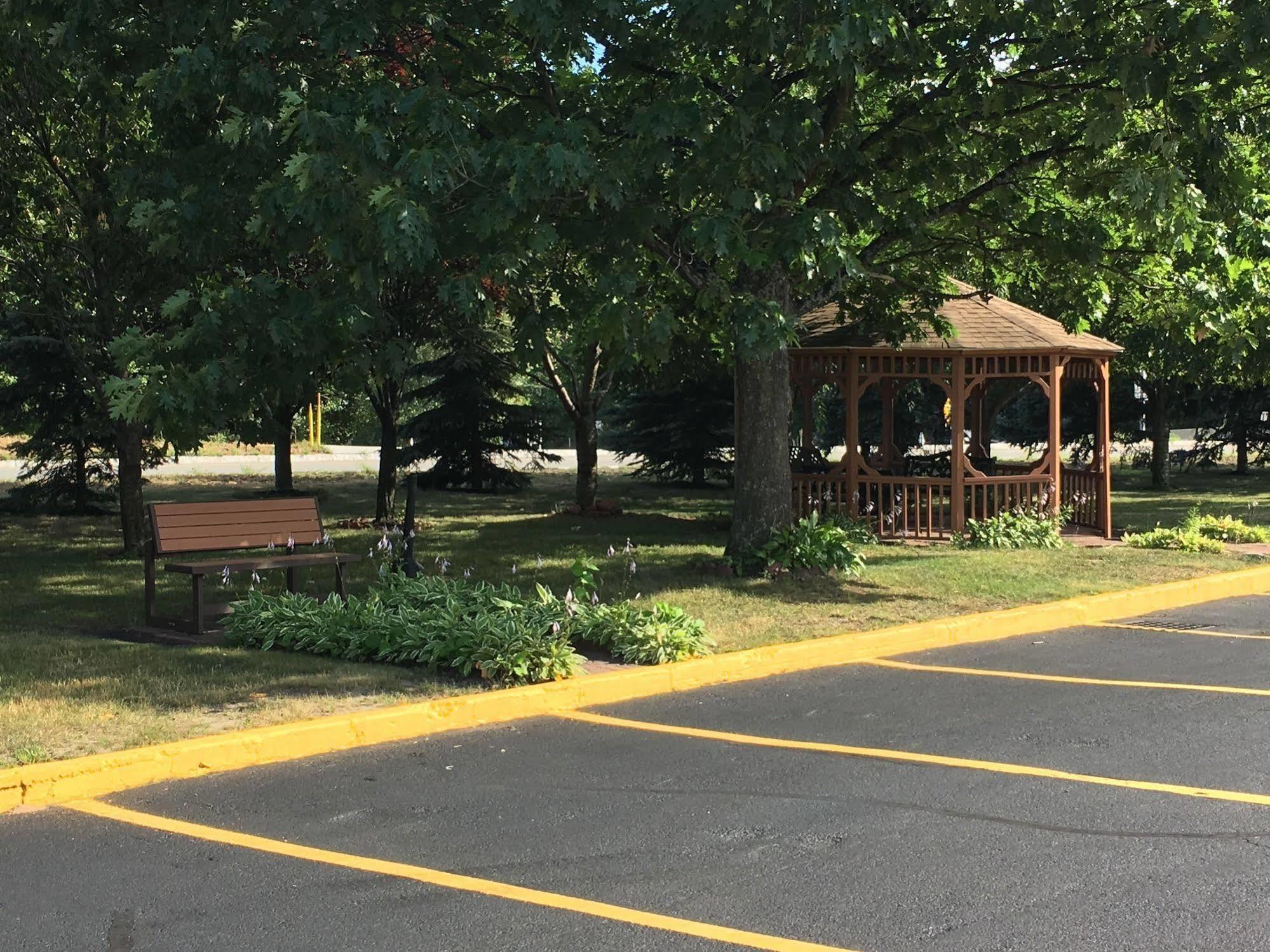 Days Inn By Wyndham Leominster/Fitchburg Area Bagian luar foto